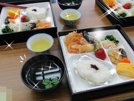 2014.4食事サービス献立 幕の内弁当+お吸い物 高齢者食事サービスのこんだて.jpg
