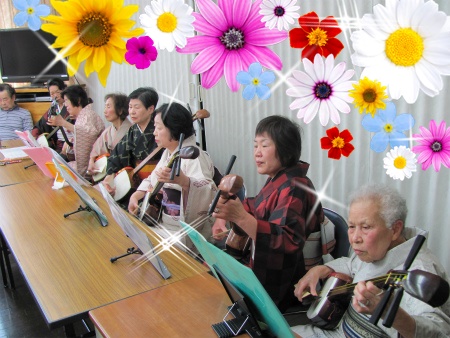 演奏中のみなさんのアップショット サークルの皆さんのアップ.jpg