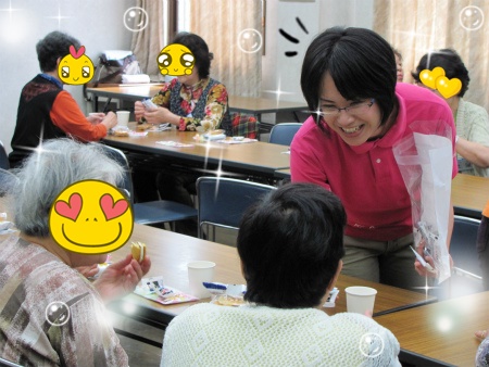お土産進呈 歓談風景.jpg