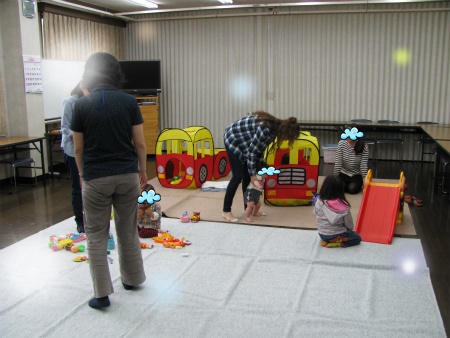 子供たちが遊ぶ様子 遊ぶ1.jpg