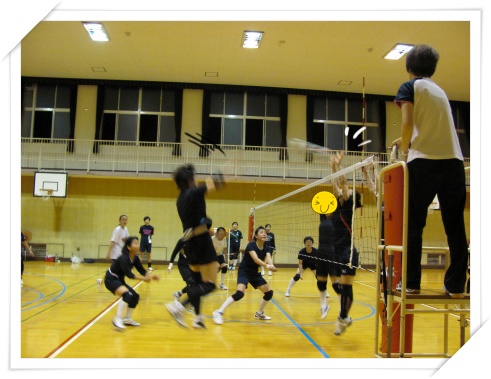 生中との練習試合風景 バレー8.jpg