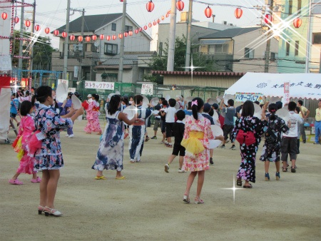 たくさん練習した盆踊りをお披露目その2 小学生との盆踊り.jpg