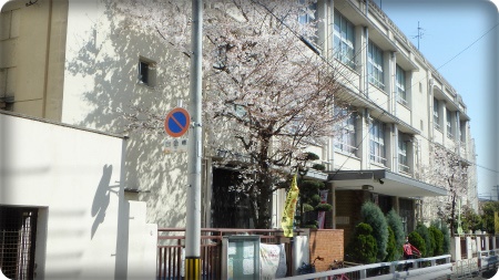 生小正門2015.3.28.jpg